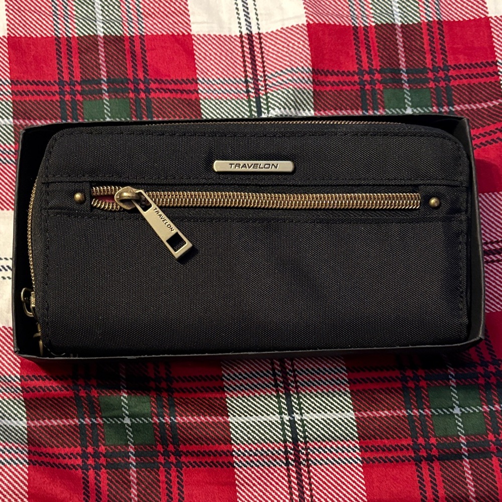 Travelon Black Travel Long Wallet with Zipper